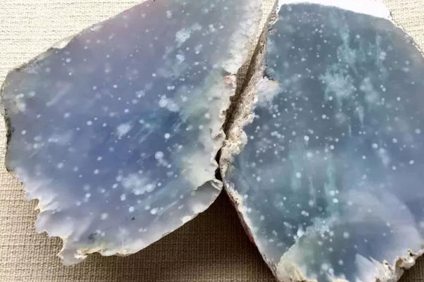 怎么样徒手开翡翠原石 翡翠原石是怎么切开的？