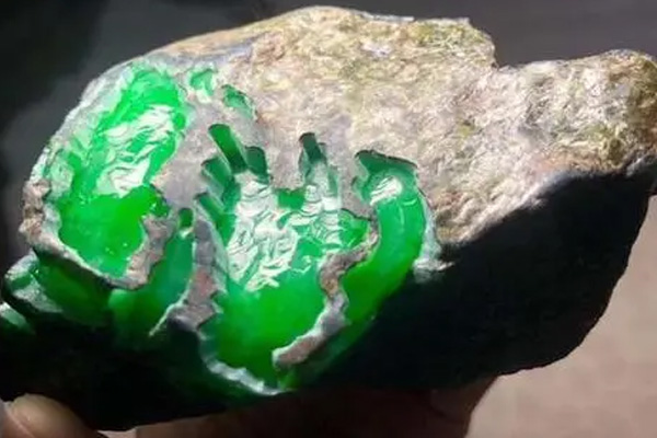 翡翠芙蓉种原石价格多少 翡翠原石芙蓉种怎么看
