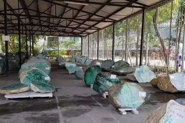 翡翠原石哪里有买？翡翠原石六大批发市场介绍