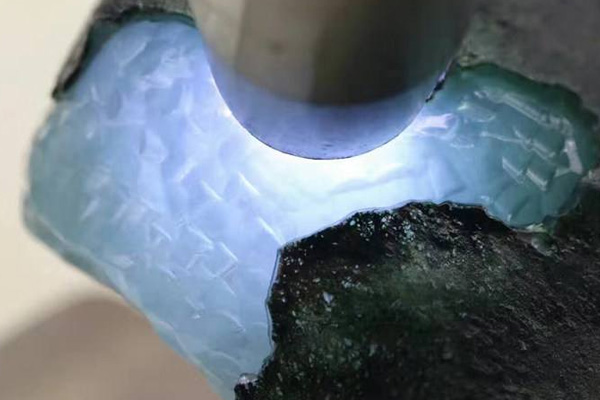 翡翠原石冰种的价格多少 玻璃种翡翠原石价格多少