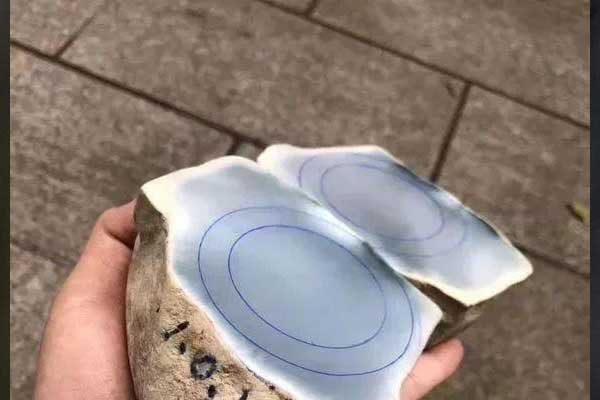 玉石翡翠原石的价格多少 翡翠原石价格表