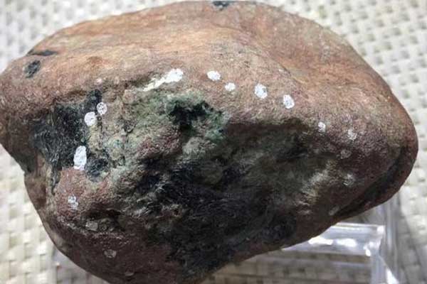 翡翠原石作假方法有哪些 翡翠原石造假方法及鉴别