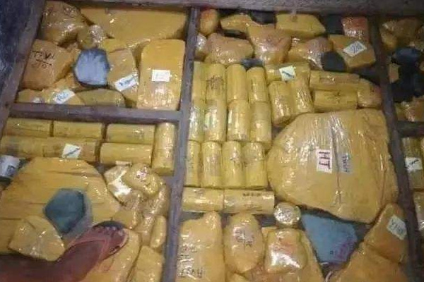 翡翠毛料和原石的区别有哪些？看完你就知道了