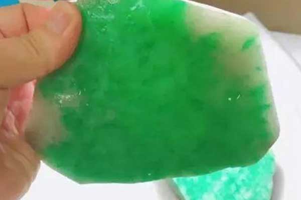 天津干青翡翠原石价格 天津干青翡翠原石多少钱
