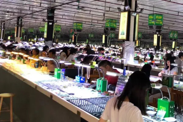 长垣哪里加工翡翠原石 翡翠原石加工市场在哪