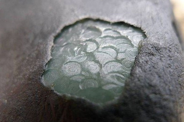 怎样判断翡翠原石种水 怎么看翡翠原石的种水
