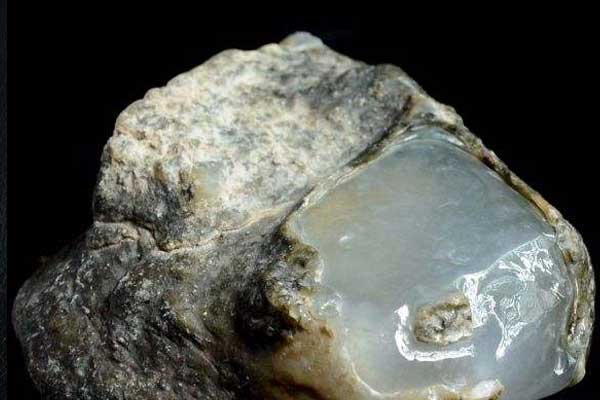 海南哪里可以挖翡翠原石 翡翠原石的产地在什么地方？