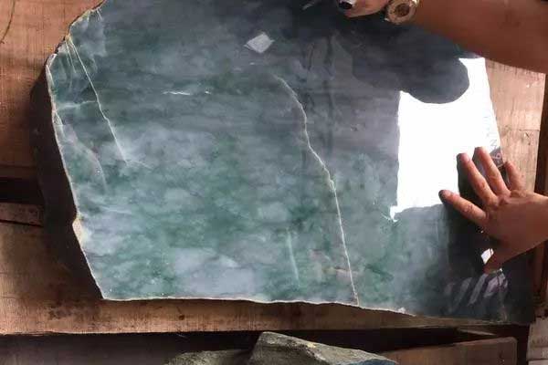 中国翡翠原石产地是哪里 翡翠原石六大产地介绍