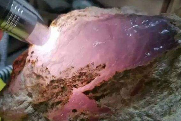 冰春翡翠原石价格多少 冰春翡翠原石什么档次