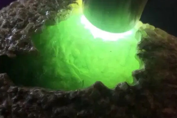 翡翠原石价格 翡翠原石的价格是多少