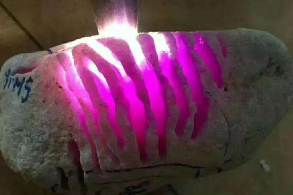 哪里一般产翡翠玉原石 翡翠玉原石产地在哪里