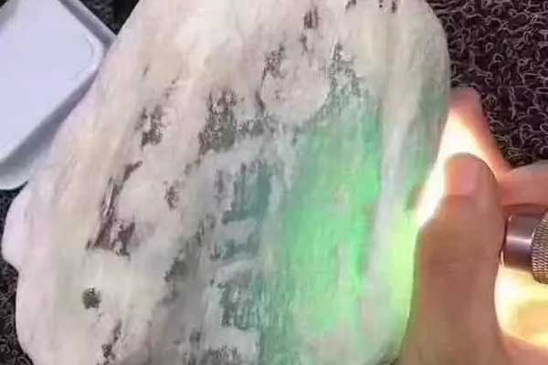 瑞丽岩石玉翡翠原石怎么抛光 翡翠原石抛光步骤