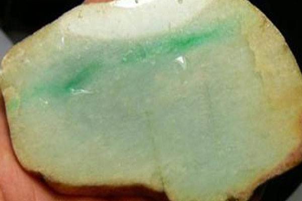 豆种翡翠原石在哪 豆种翡翠原石值不值钱