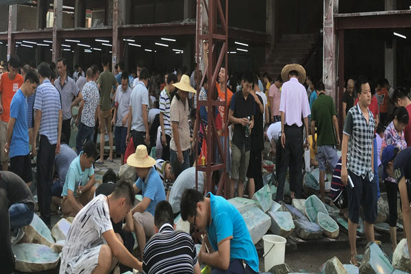 缅甸中国翡翠原石交易市场在哪里 中国翡翠市场分布地