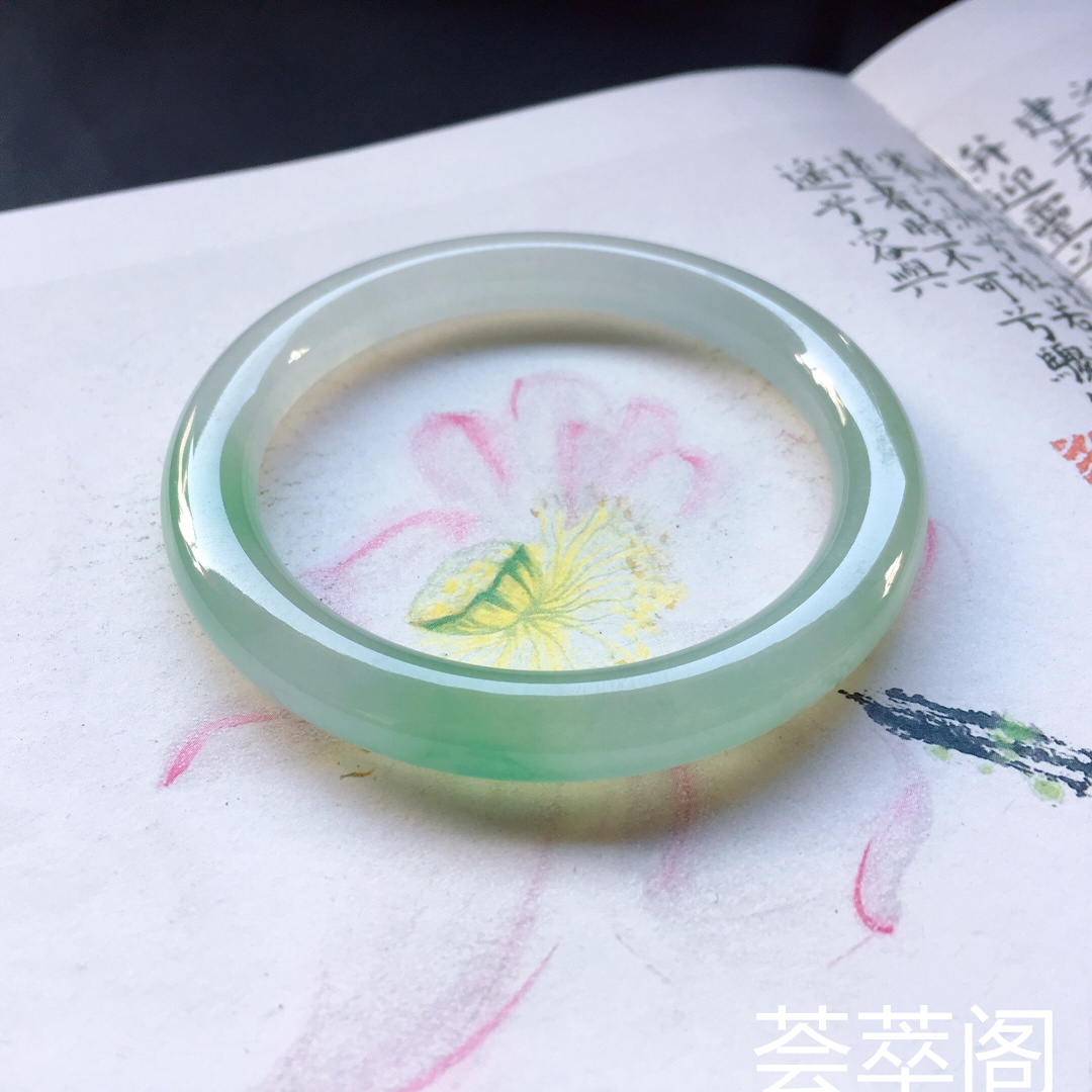 冰晴绿圆条手镯，尺寸：52 .5/7.8/8.3mm重34g