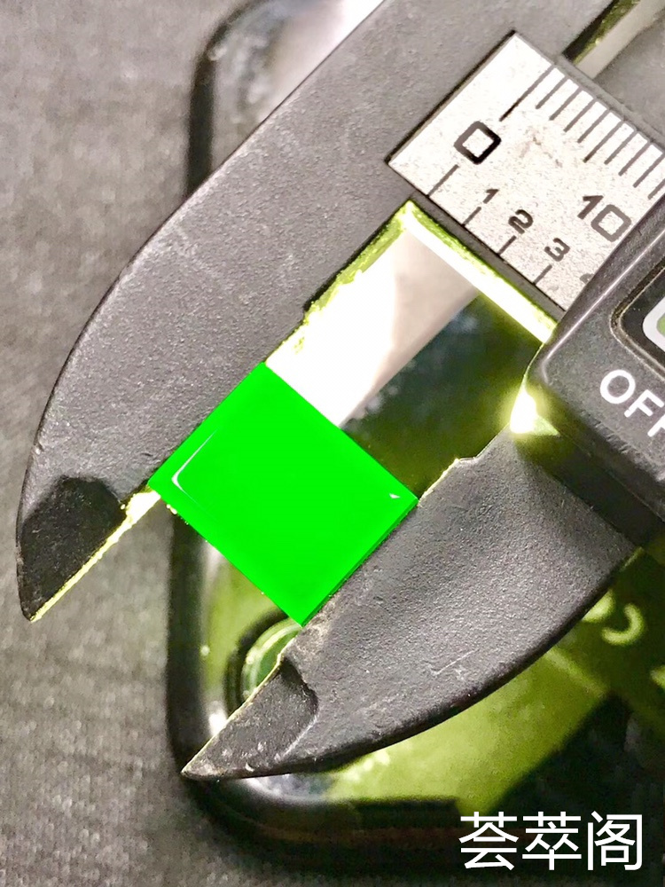 玻璃种K4-1：【墨翠长方形戒面】新货！  老坑高冰   极品墨翠   黑度种水都是极品中上上品     没有一点瑕疵  冰透无比   种老起胶     品质极高   性价比超高 （翡翠中最神秘的墨翠，低调奢华
