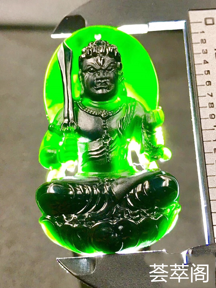 特惠：【墨翠守护神不动明王】新货！  老坑高冰   极品墨翠    黑度极黑    极品帝王绿底色   冰透无比   刚性十足   性价比超高   （翡翠中最神秘的墨翠，低调奢华有内涵）❗❗