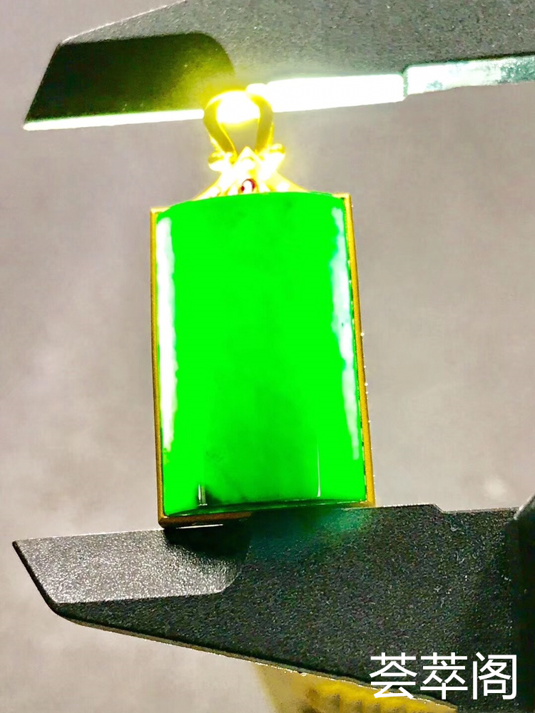 特惠：【墨翠平安无事牌】新货！ 老坑高冰   极品墨翠   黑度极黑    极品帝王绿底色   冰透无比   种老起胶     品质极高     （翡翠中最神秘的墨翠，低调奢华有内涵）❗❗
