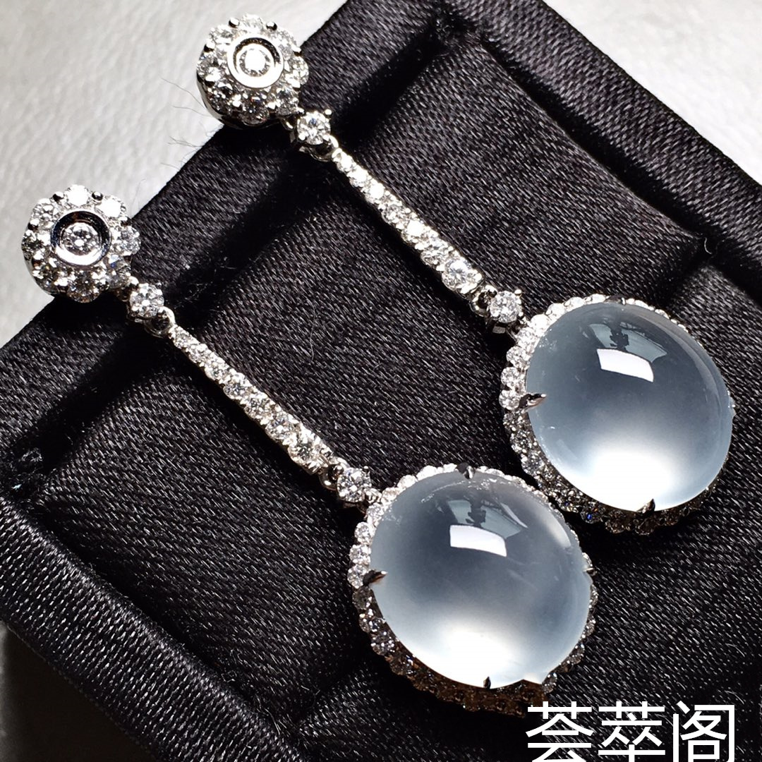 高冰玻璃种大蛋耳坠，裸石尺寸12.8/11.5/5.2mm