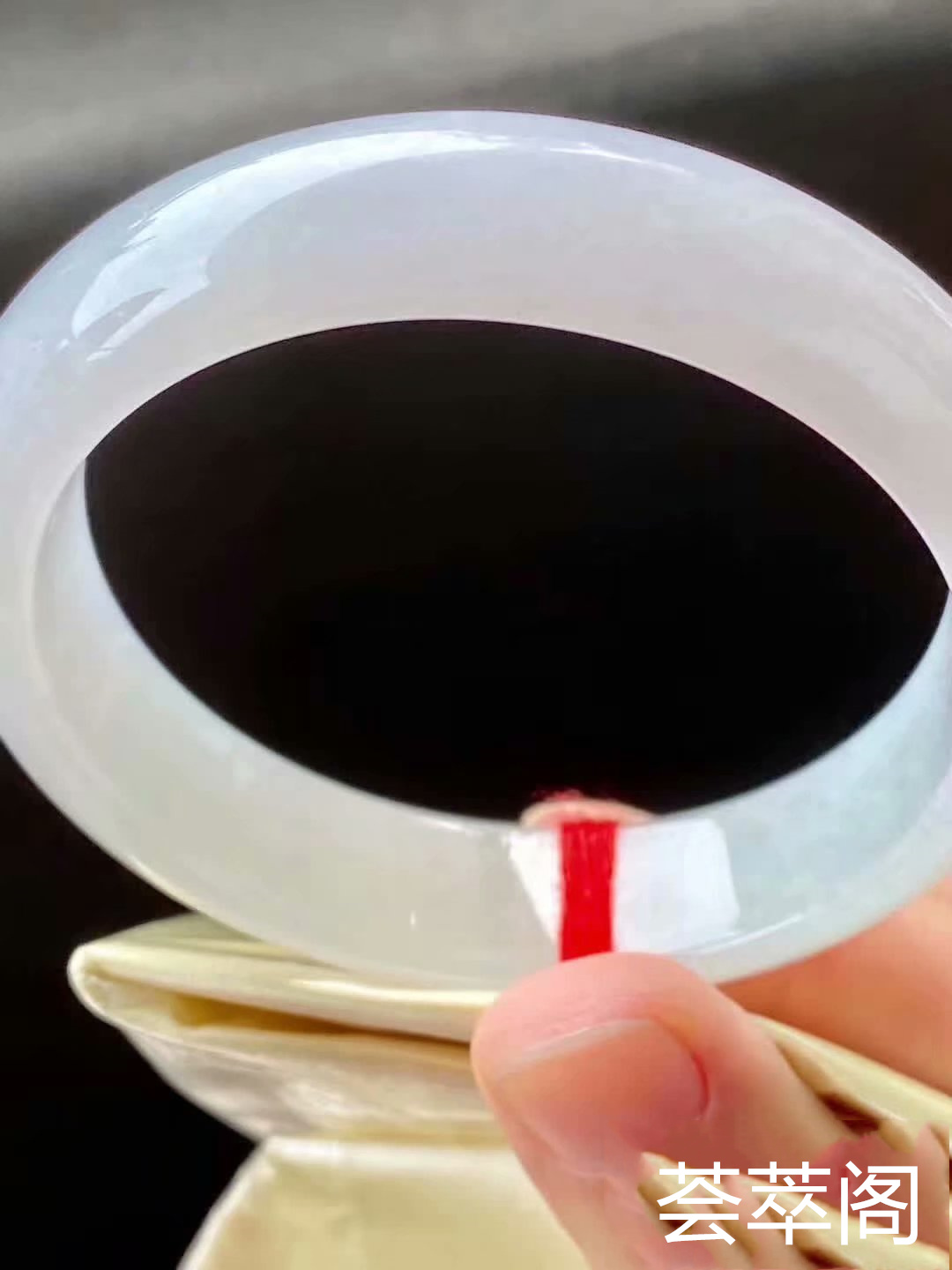 冰紫底手镯，特惠（不议价），58/14.6/7.9。完美，种水老，料子细腻，清爽水润，饱满水灵，清新淡雅，干净靓丽，性价比高