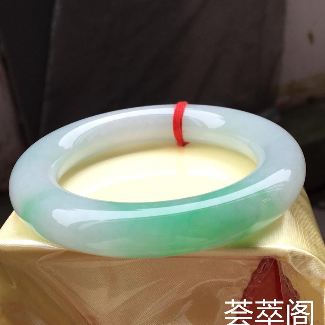 细糯种飘绿圆条，尺寸：57.6-13-13.5