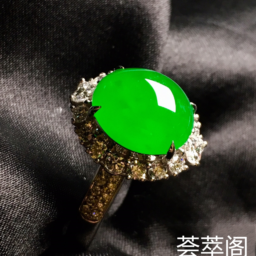 冰阳绿戒指，色阳，饱满，戒指内圈17裸石尺寸11.3-10.5-5