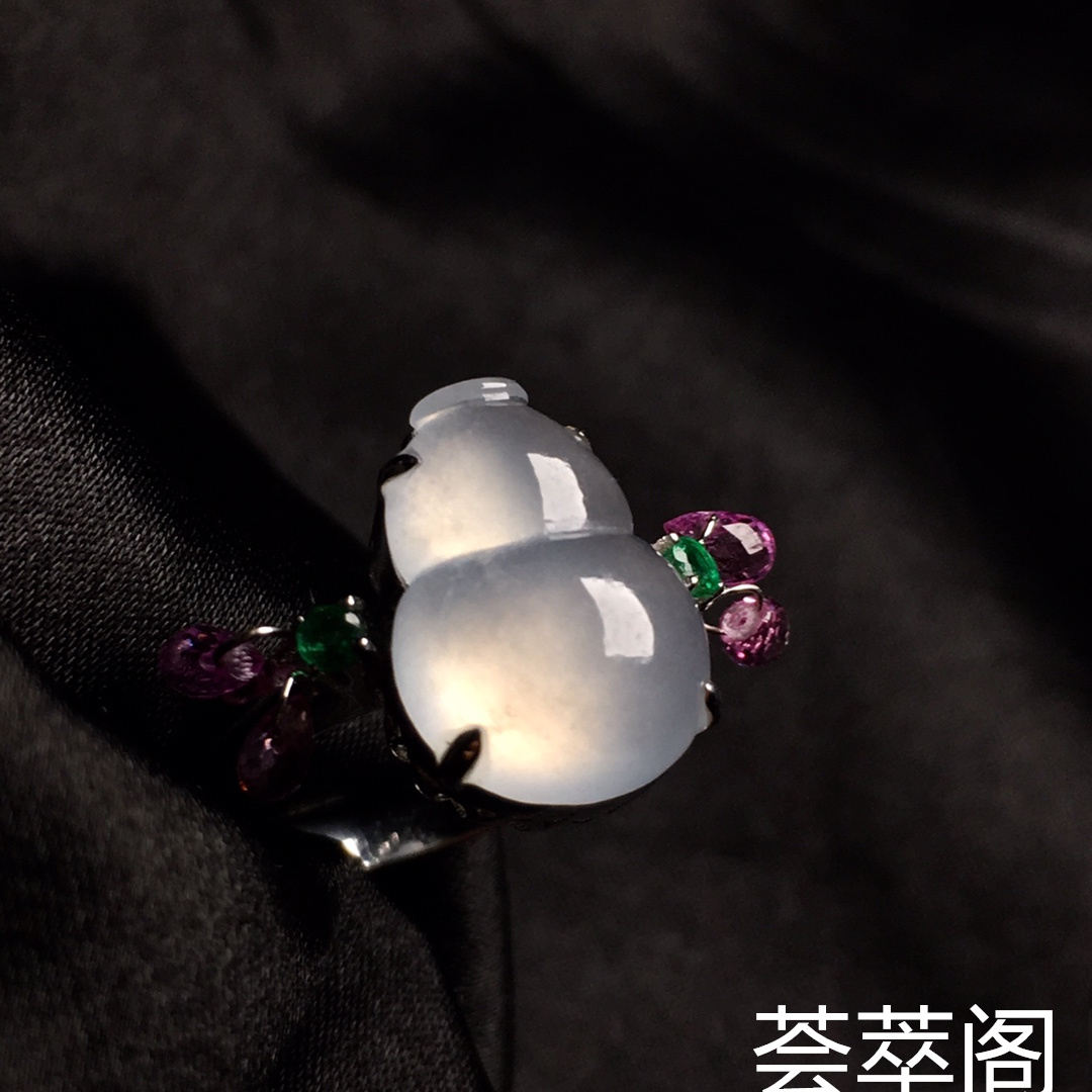 冰种葫芦戒指，饱满，精致，戒指内圈17裸石尺寸13.5-9.5-5，特惠价    