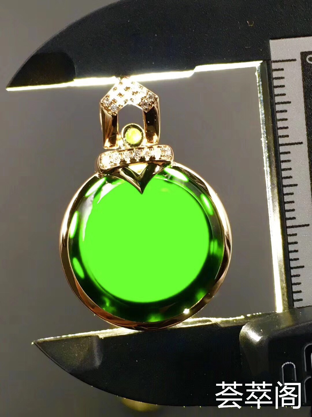 特惠：【墨翠平安扣*设计款】独家设计款！  老坑高冰   极品墨翠   黑度种水都是极品中上上品       冰透无比   种老起胶     品质极高   性价比超高 （翡翠中最神秘的墨翠，低调奢华有内涵）