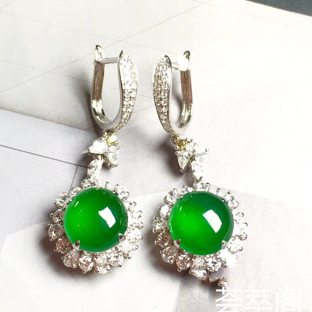 【耳环，冰正阳绿】很冰透，‮润水‬细腻，完美，18k金‮华奢‬钻‮镶石‬嵌☕第3张