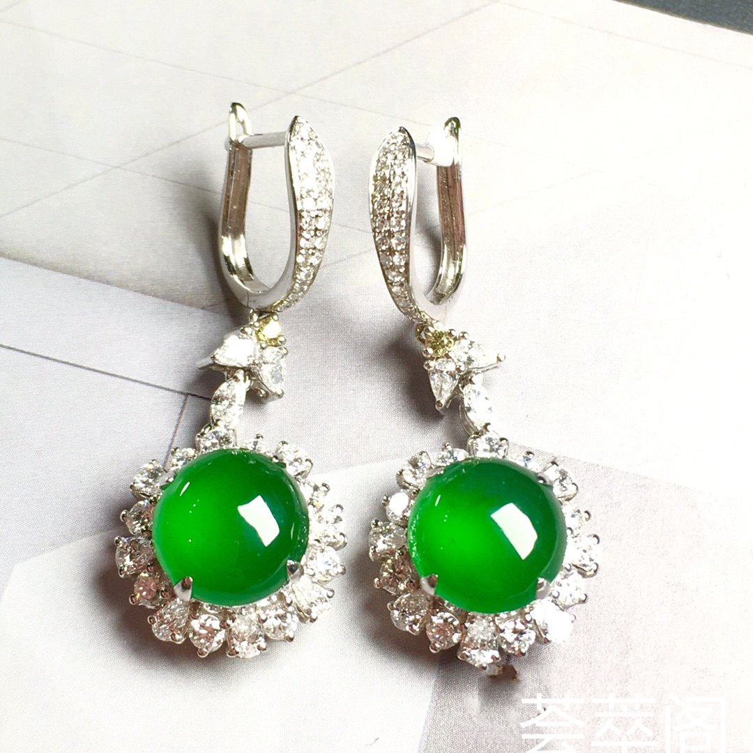 【耳环，冰正阳绿】很冰透，‮润水‬细腻，完美，18k金‮华奢‬钻‮镶石‬嵌☕第5张