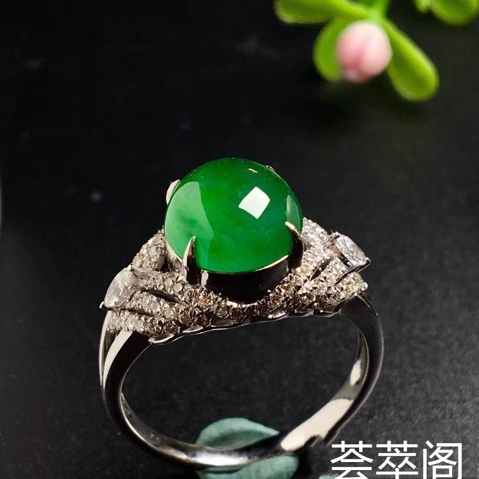 冰绿馒头戒指，色阳，戒指内圈17裸石尺寸9.5-8.8-5，特