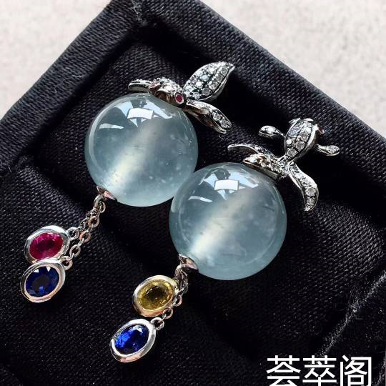 ❤️。高冰种珠珠耳坠，珠圆玉润，很通透，款式新颖别致，设计款，整体：37-12.3，裸石：12.3mm。完美