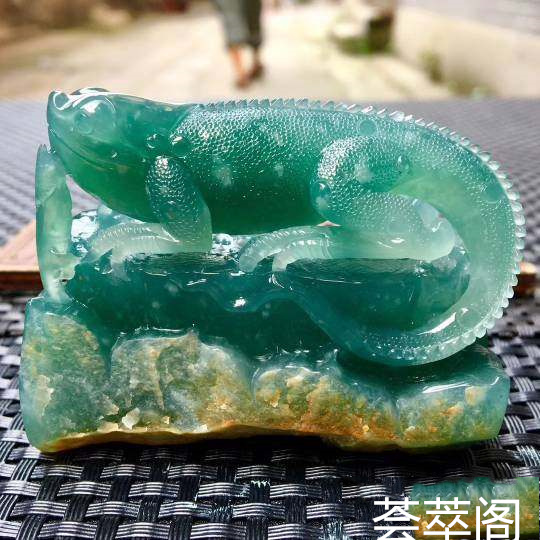 今非昔比.蜥蜴 吸亿.雕刻精美立体 种水俱佳.完美！尺寸:64.5-53.8-24.9 特惠第7张