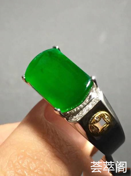 冰种正阳绿马鞍戒指！色阳种好！完美水润！裸石：8*14*3mm，        